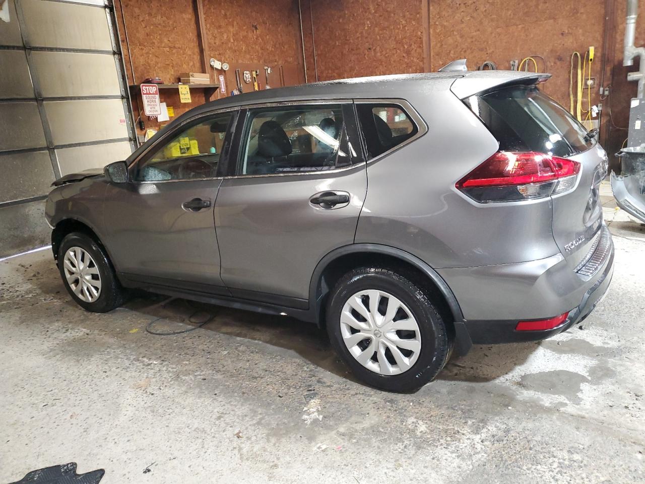 2018 Nissan Rogue - Image 2
