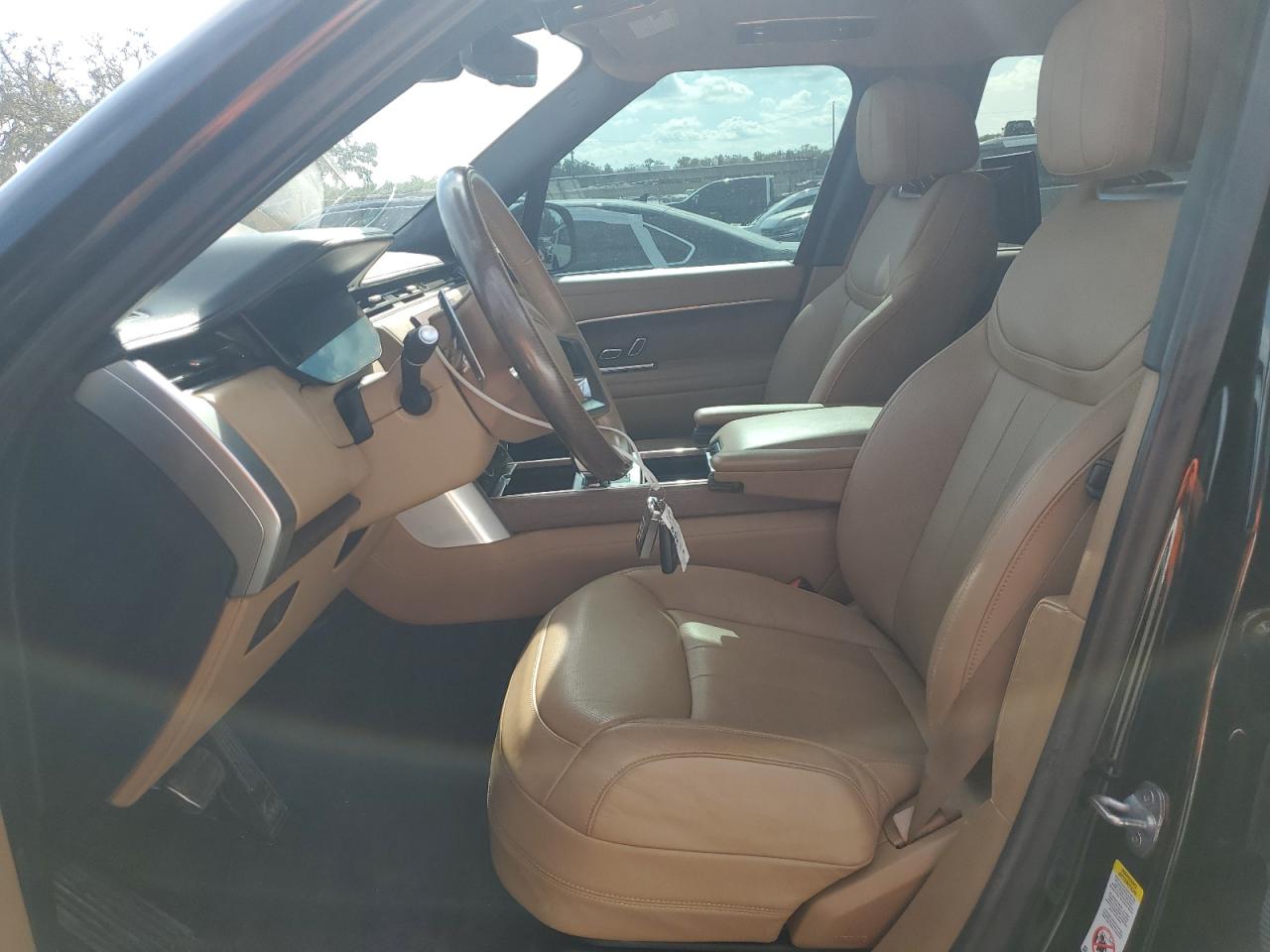 2023 Land Rover Range Rover - Image 7