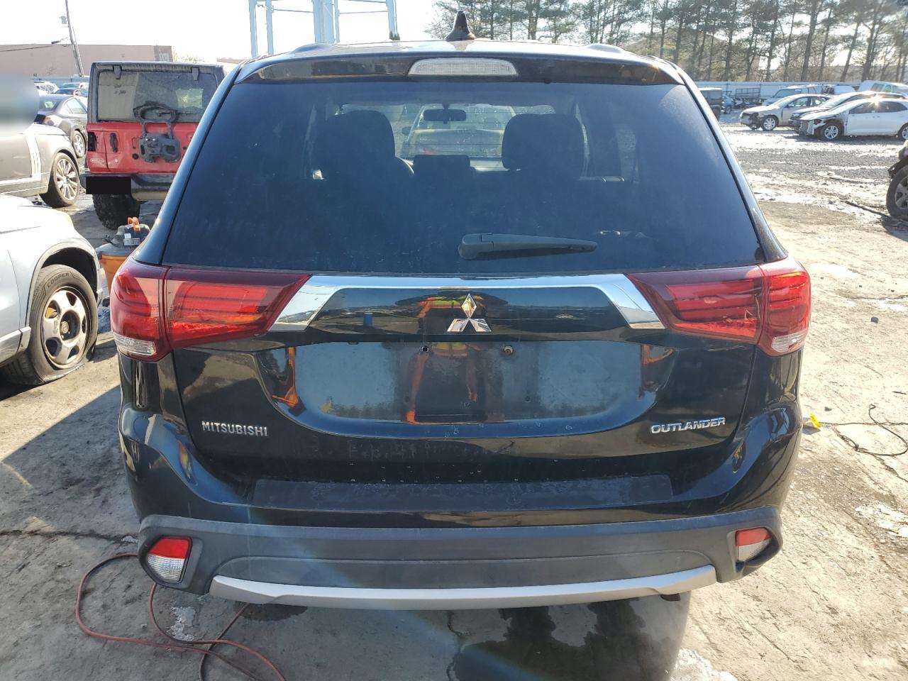 VIN JA4AD2A38JJ005966 2018 MITSUBISHI OUTLANDER no.6