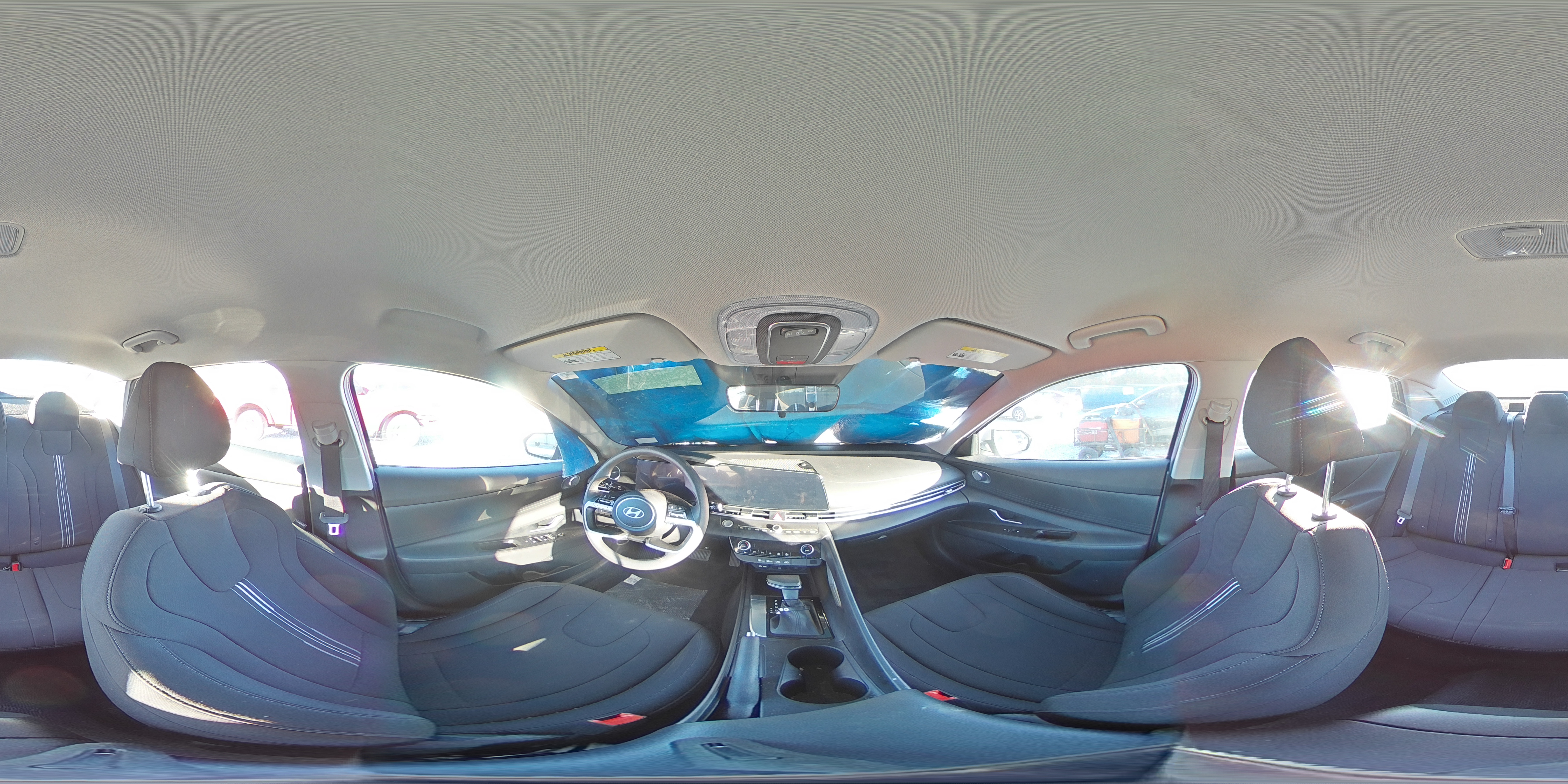 2024 Hyundai Elantra - Image 15