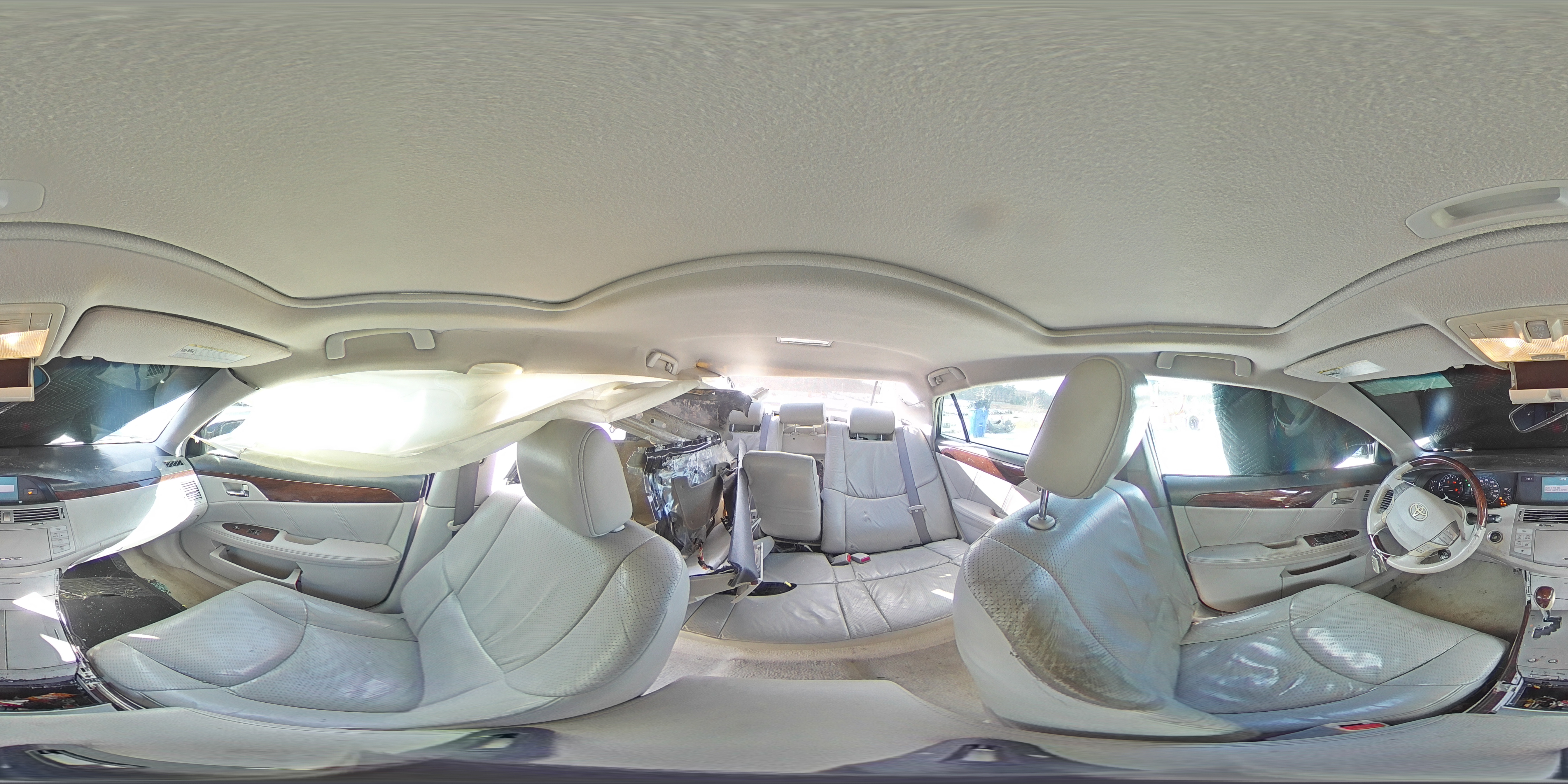 2010 Toyota Avalon - Image 12