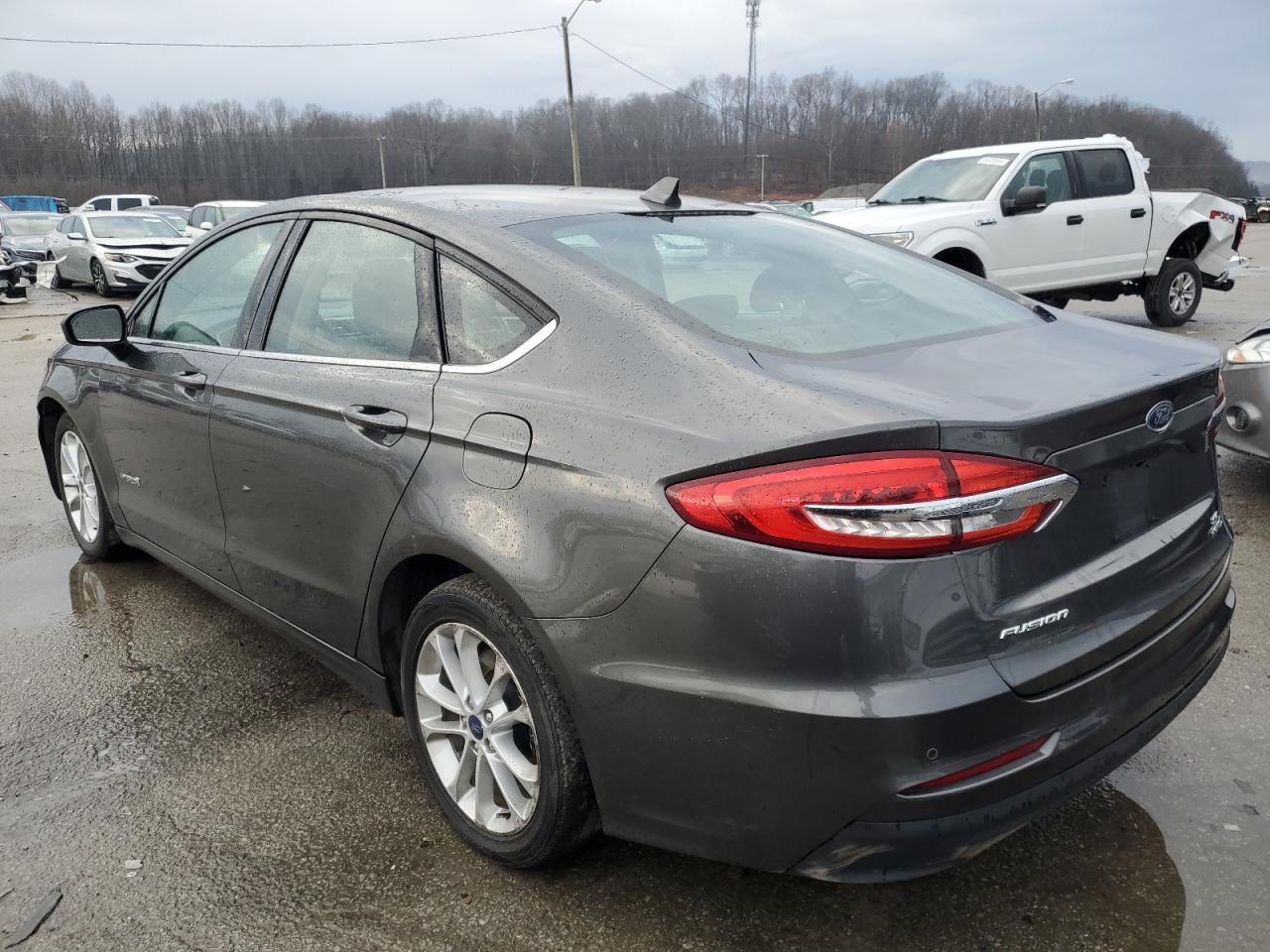 VIN 3FA6P0LU4KR110496 2019 FORD FUSION no.2