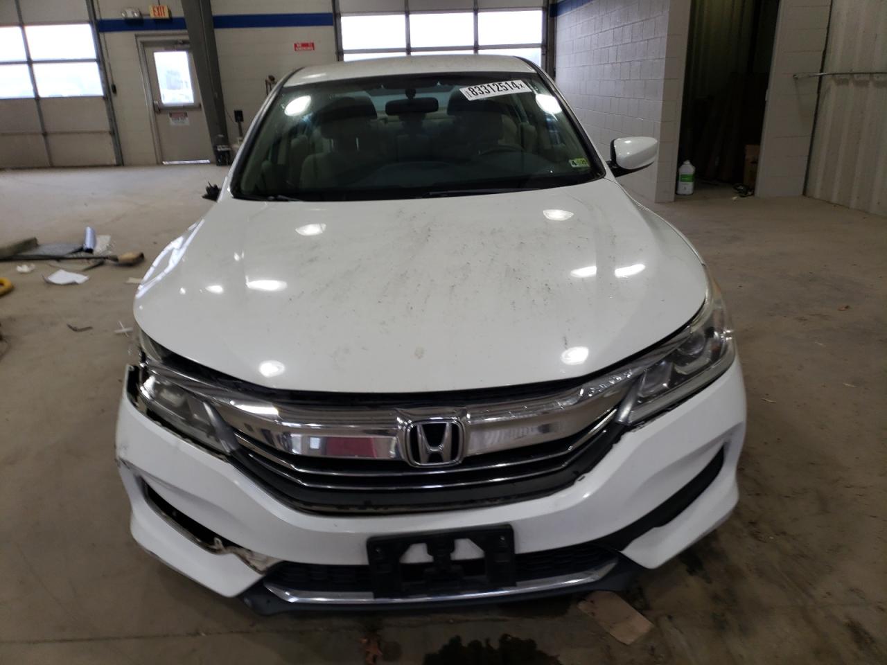 VIN 1HGCR2F38HA165012 2017 HONDA ACCORD no.5