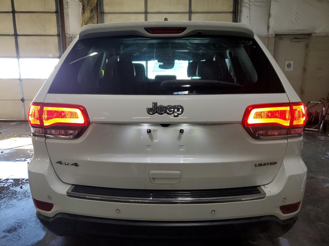 2018 Jeep Grand Cherokee - Image 6
