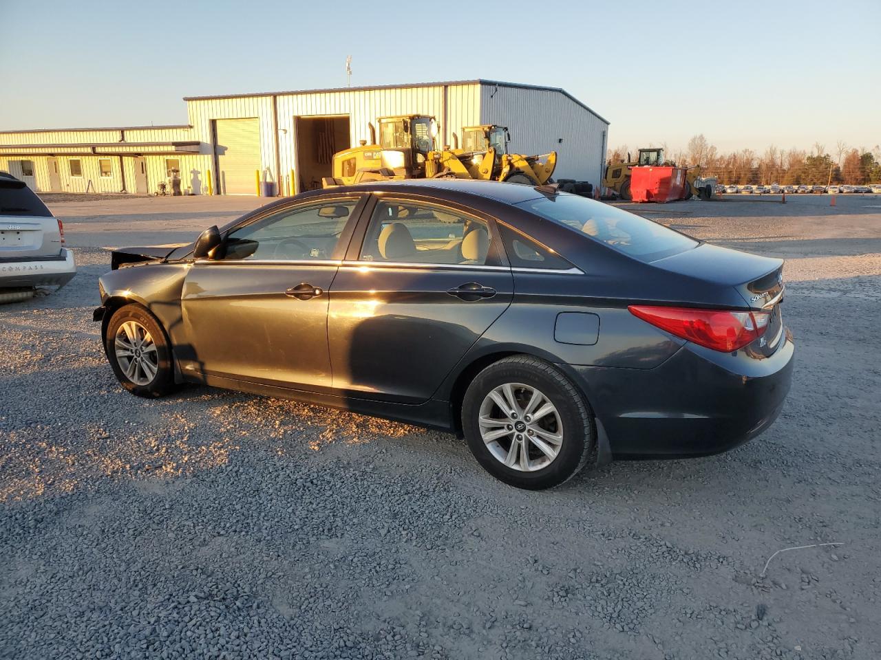 2013 Hyundai Sonata - Image 2