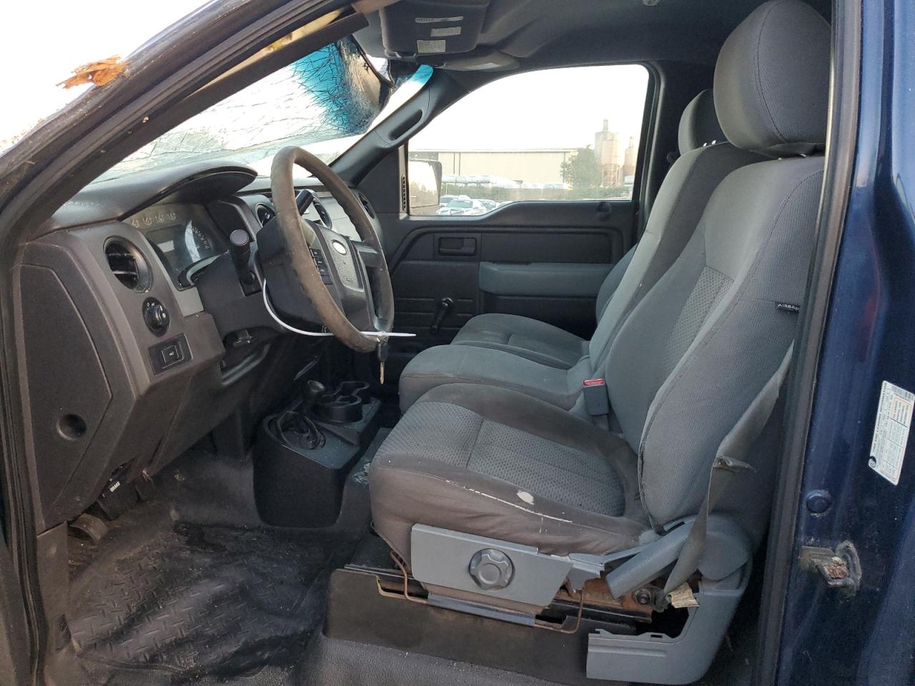 2011 Ford F150 VIN: 1FTMF1EM2BFA42073 Lot: 85560044