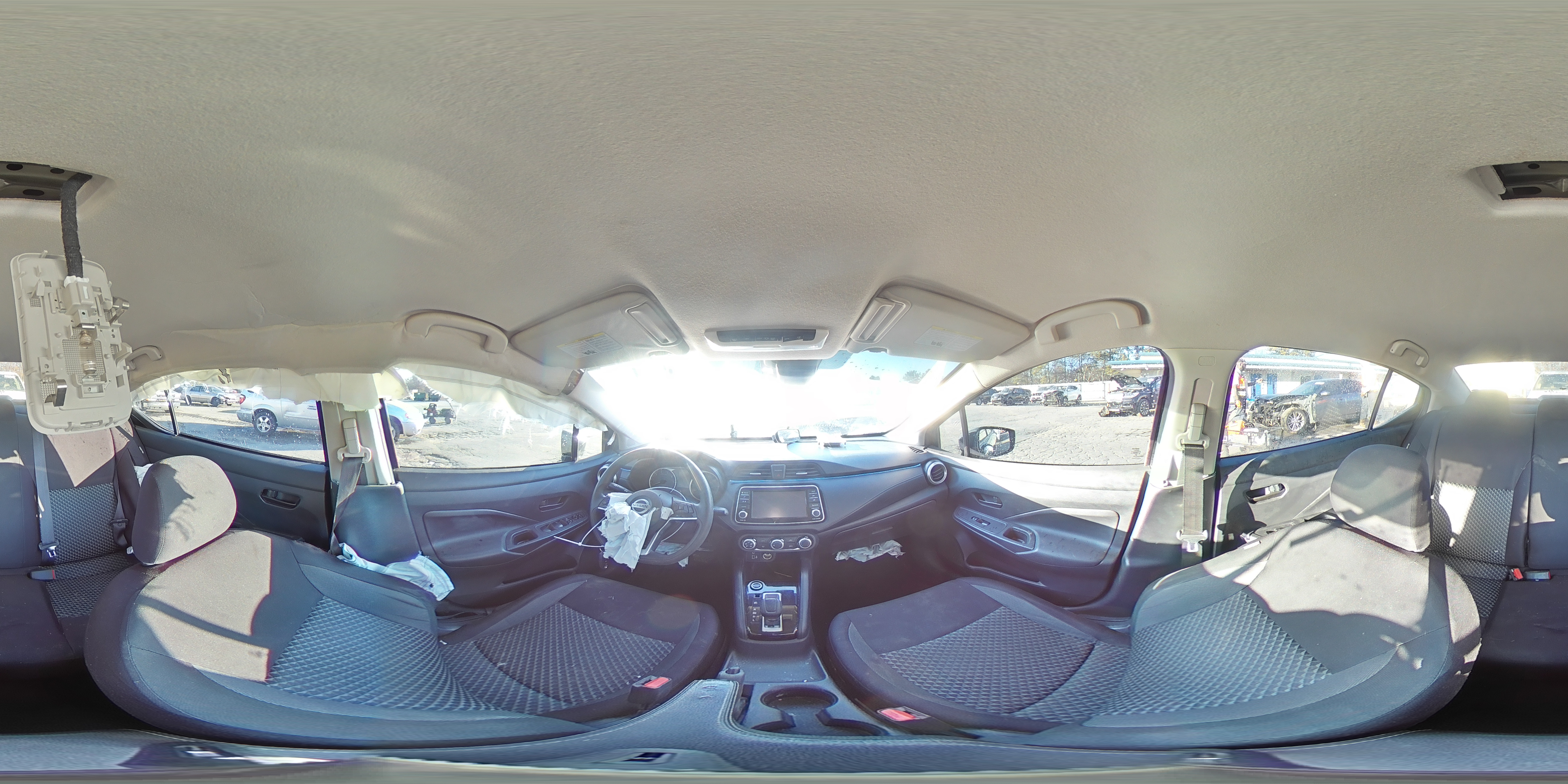 2020 Nissan Versa - Image 14