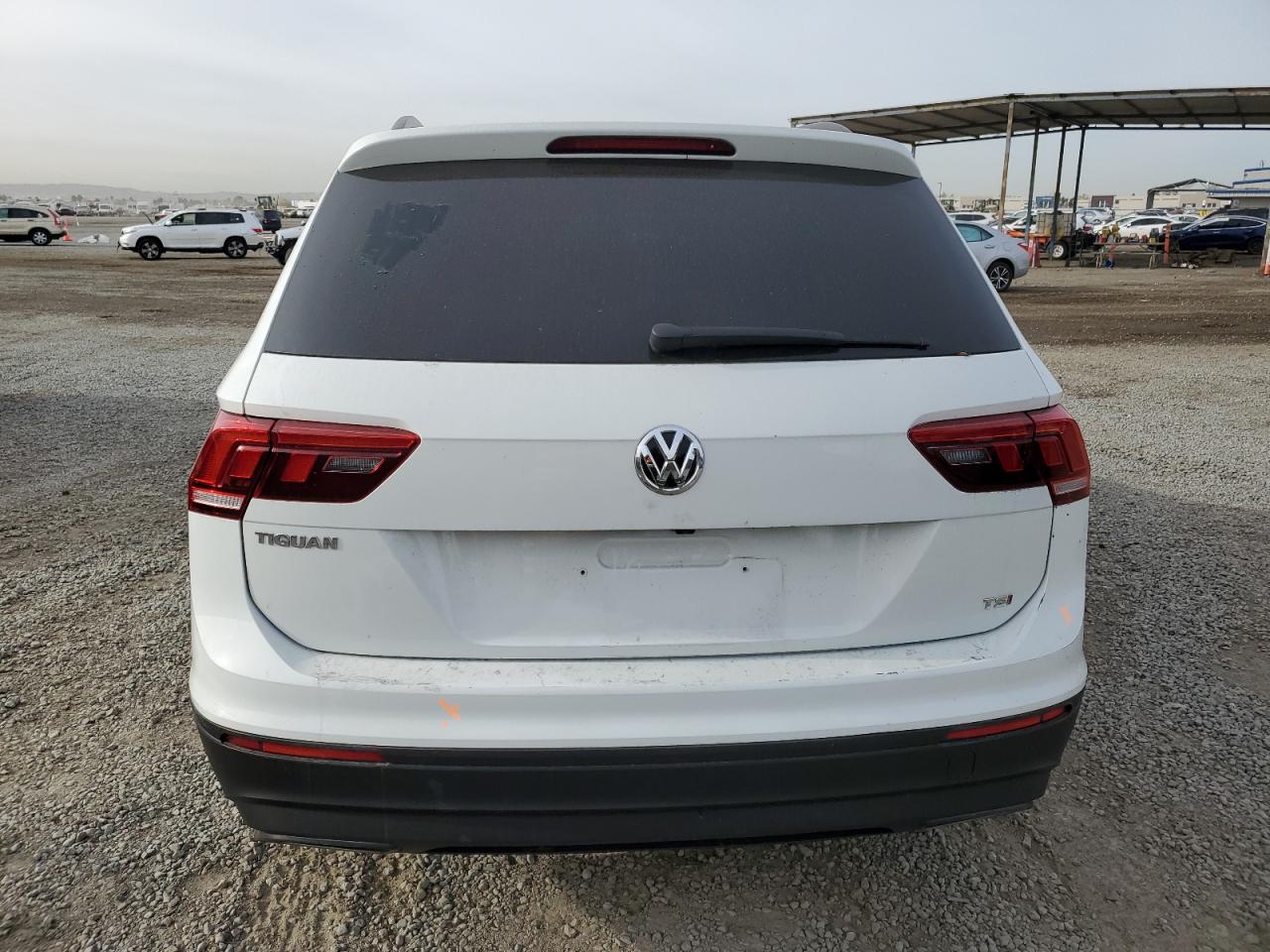 VIN 3VV1B7AX8JM065424 2018 VOLKSWAGEN TIGUAN no.6