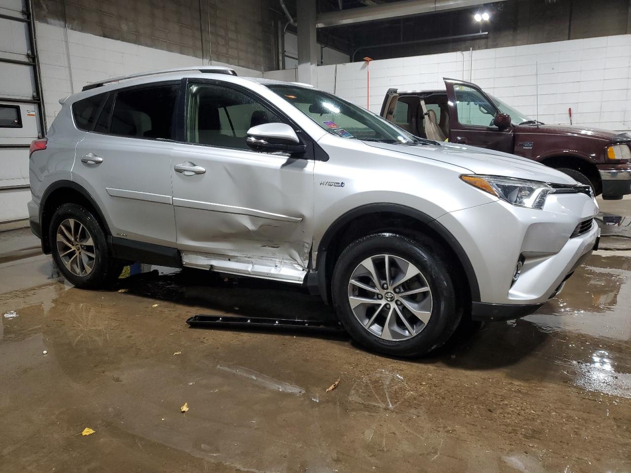 2016 Toyota RAV 4 - Image 4