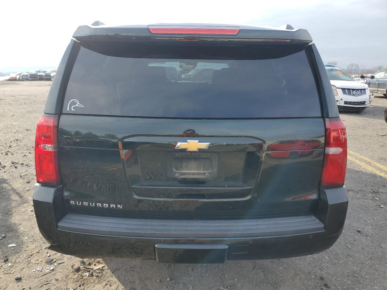 2016 Chevrolet Suburban - Image 6