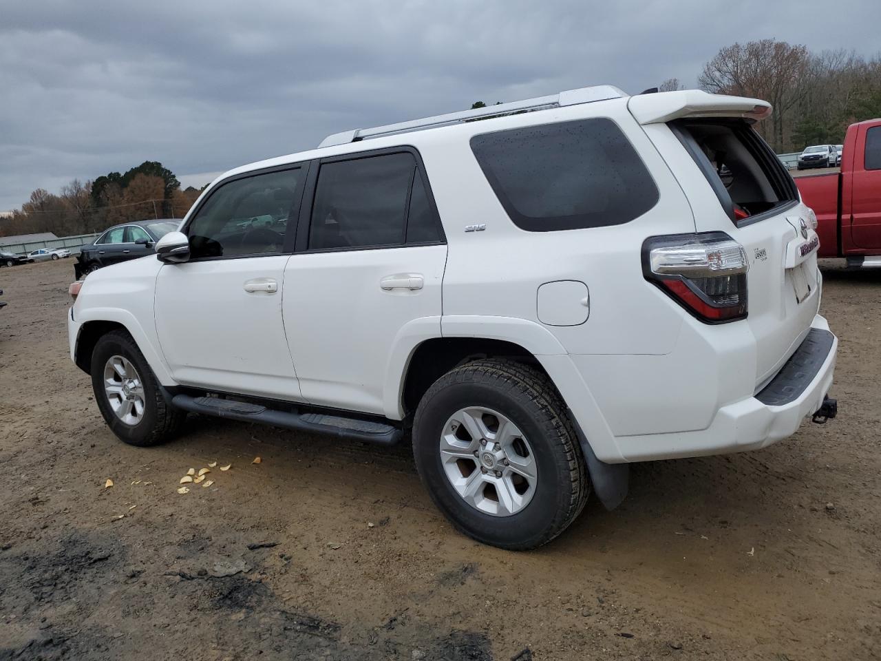 VIN JTEZU5JR3J5189121 2018 TOYOTA 4RUNNER no.2