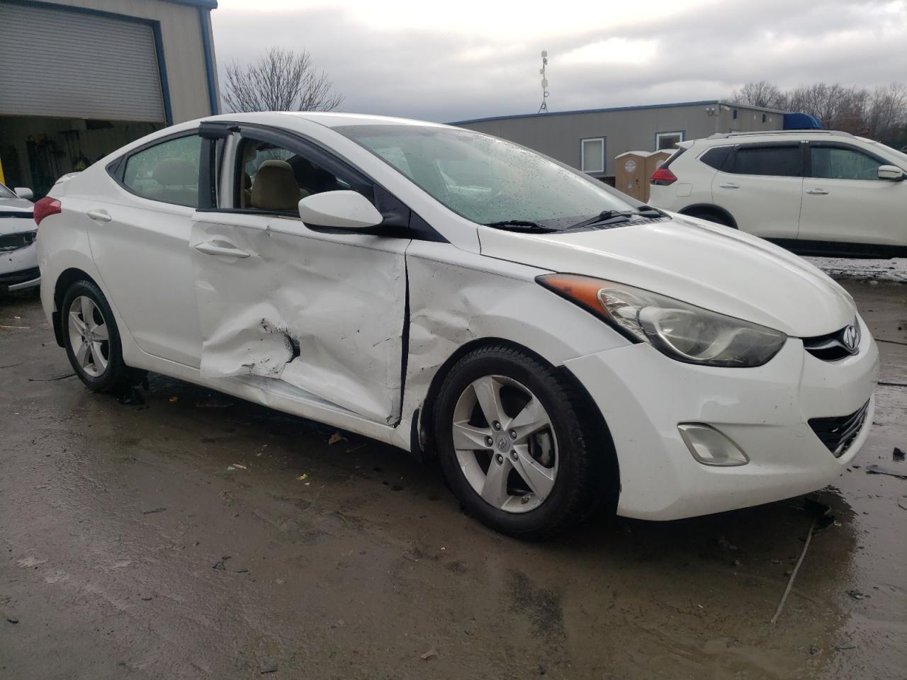 VIN 5NPDH4AE5DH221226 2013 HYUNDAI ELANTRA no.4