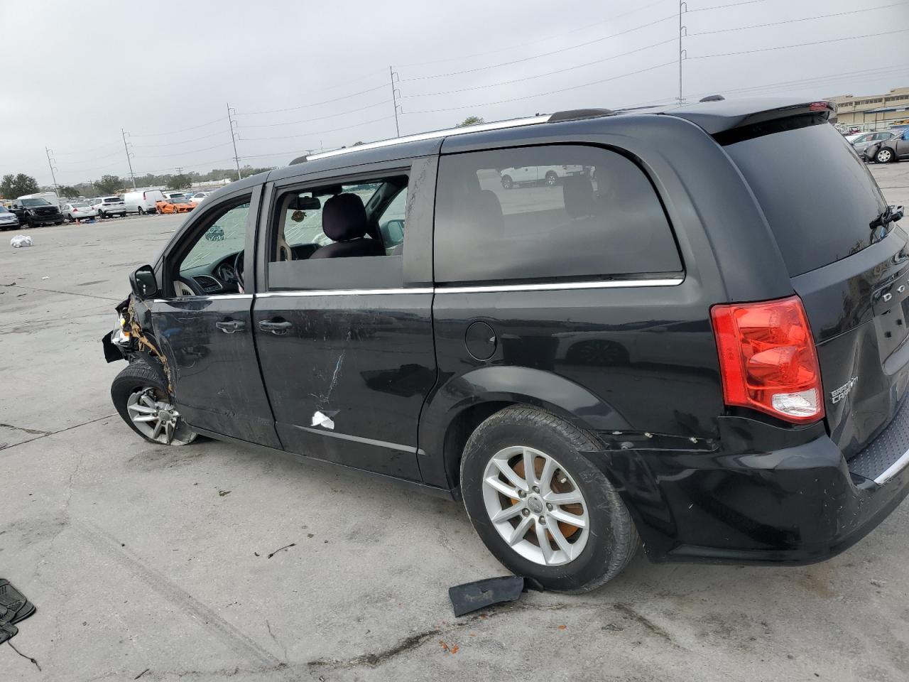 2019 Dodge Caravan - Image 2