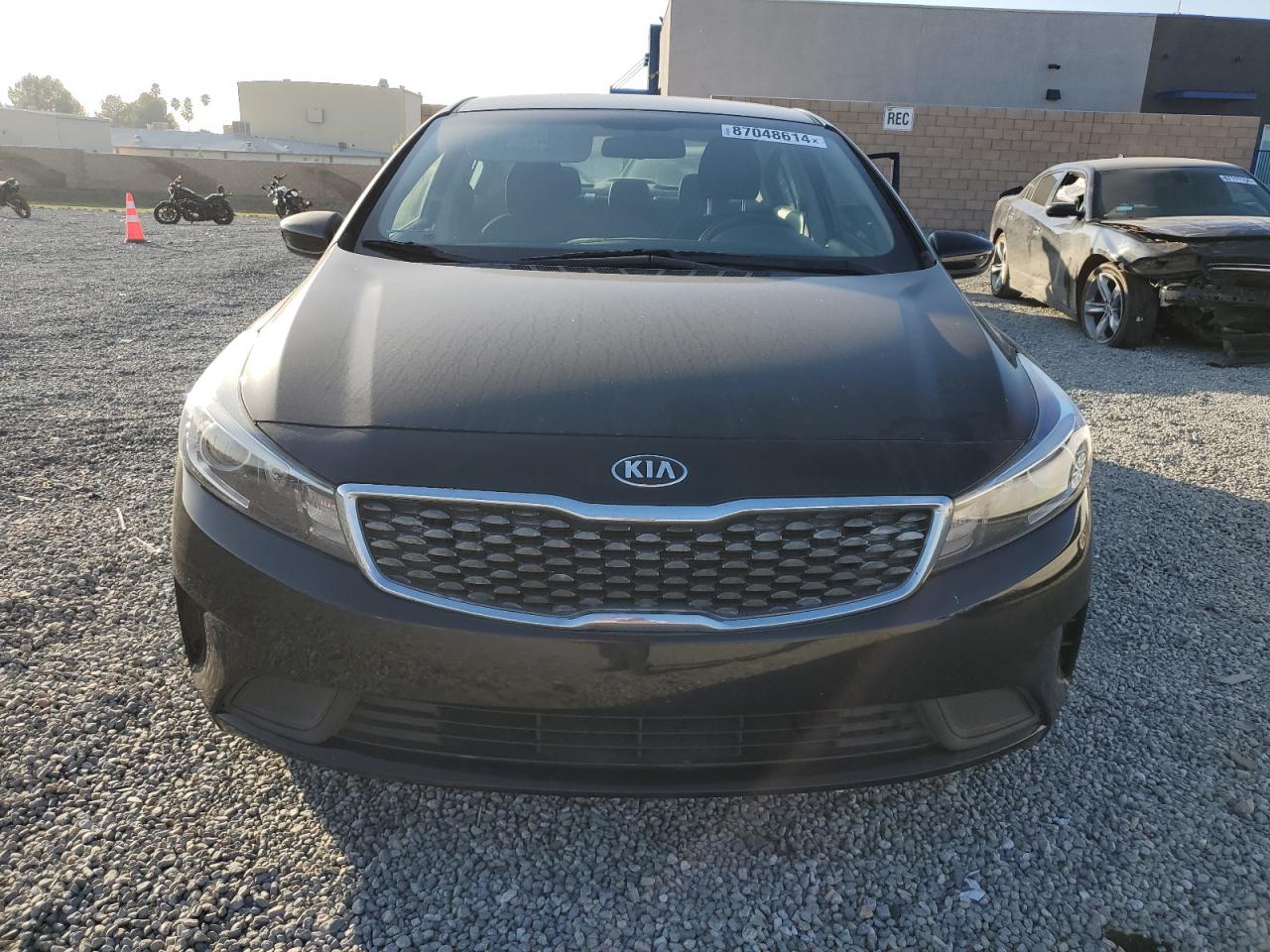 VIN 3KPFL4A77JE170837 2018 KIA FORTE no.5