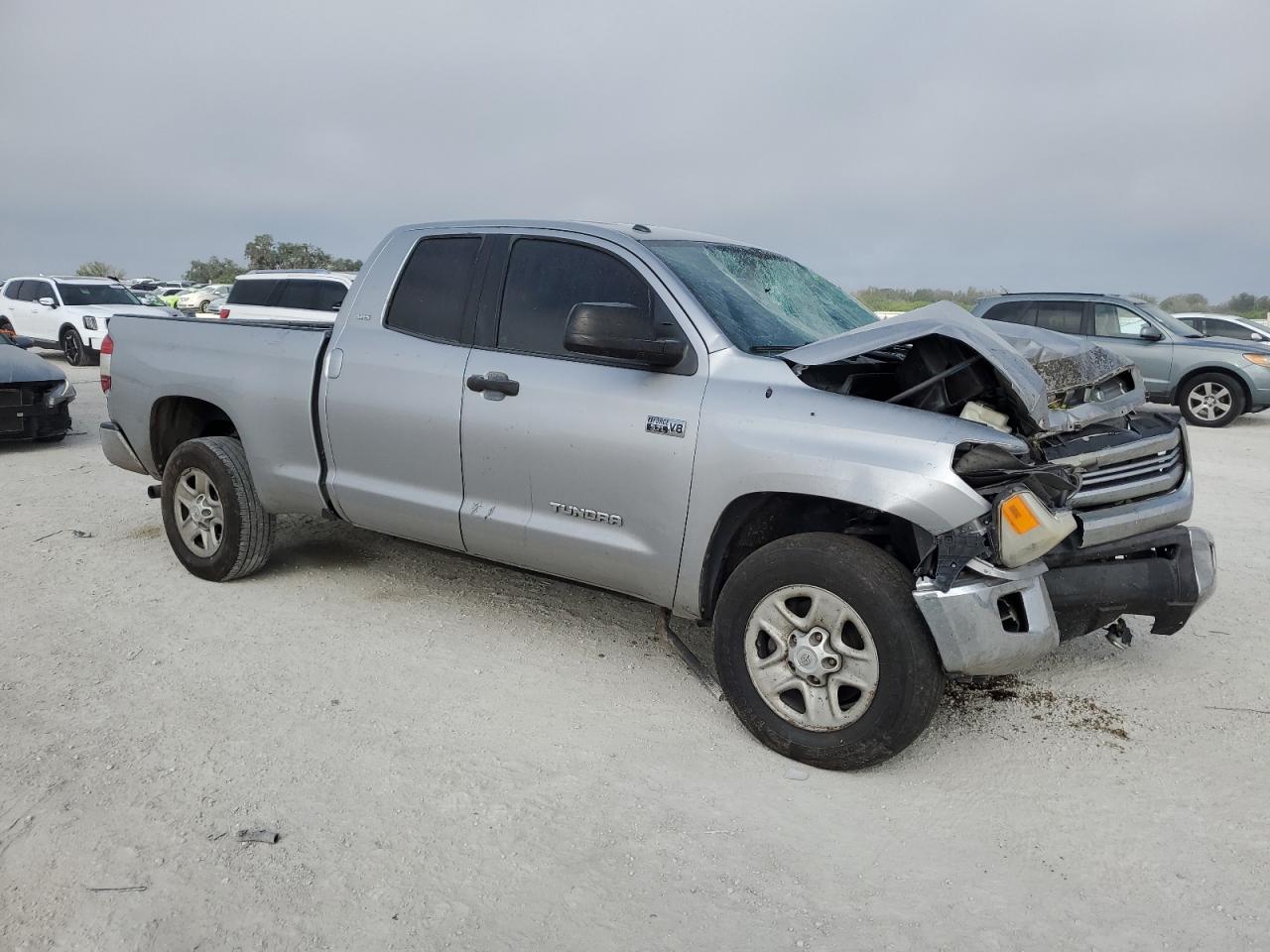 VIN 5TFRW5F1XGX209217 2016 TOYOTA TUNDRA no.4