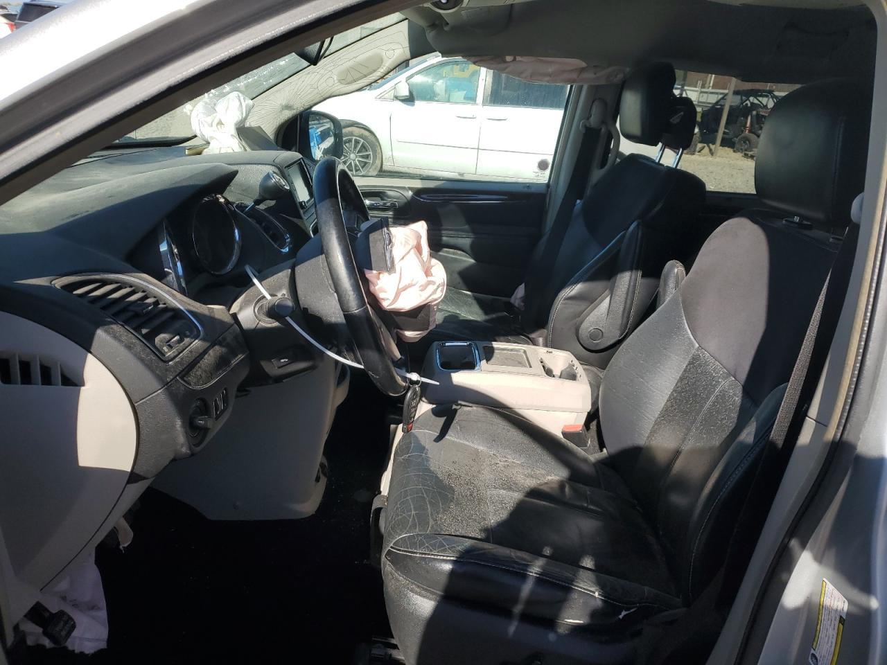 2011 Chrysler Town & Country Limited VIN: 2A4RR6DG8BR640385 Lot: 83048694