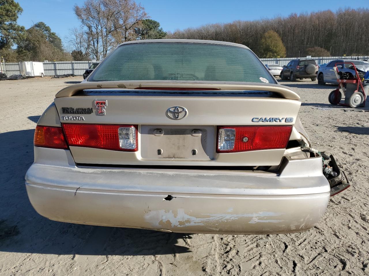 2000 Toyota Camry Ce VIN: JT2BG22K2Y0445598 Lot: 83445854