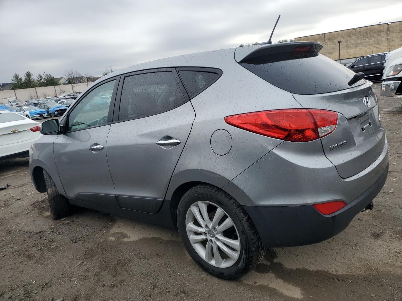 2013 Hyundai Tucson - Image 2