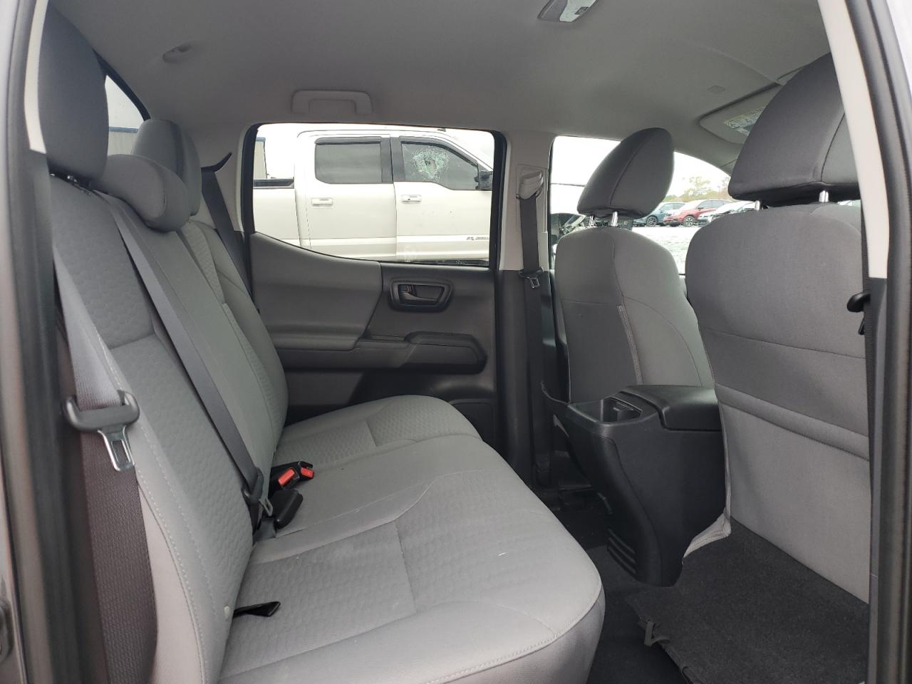 2019 Toyota Tacoma - Image 10