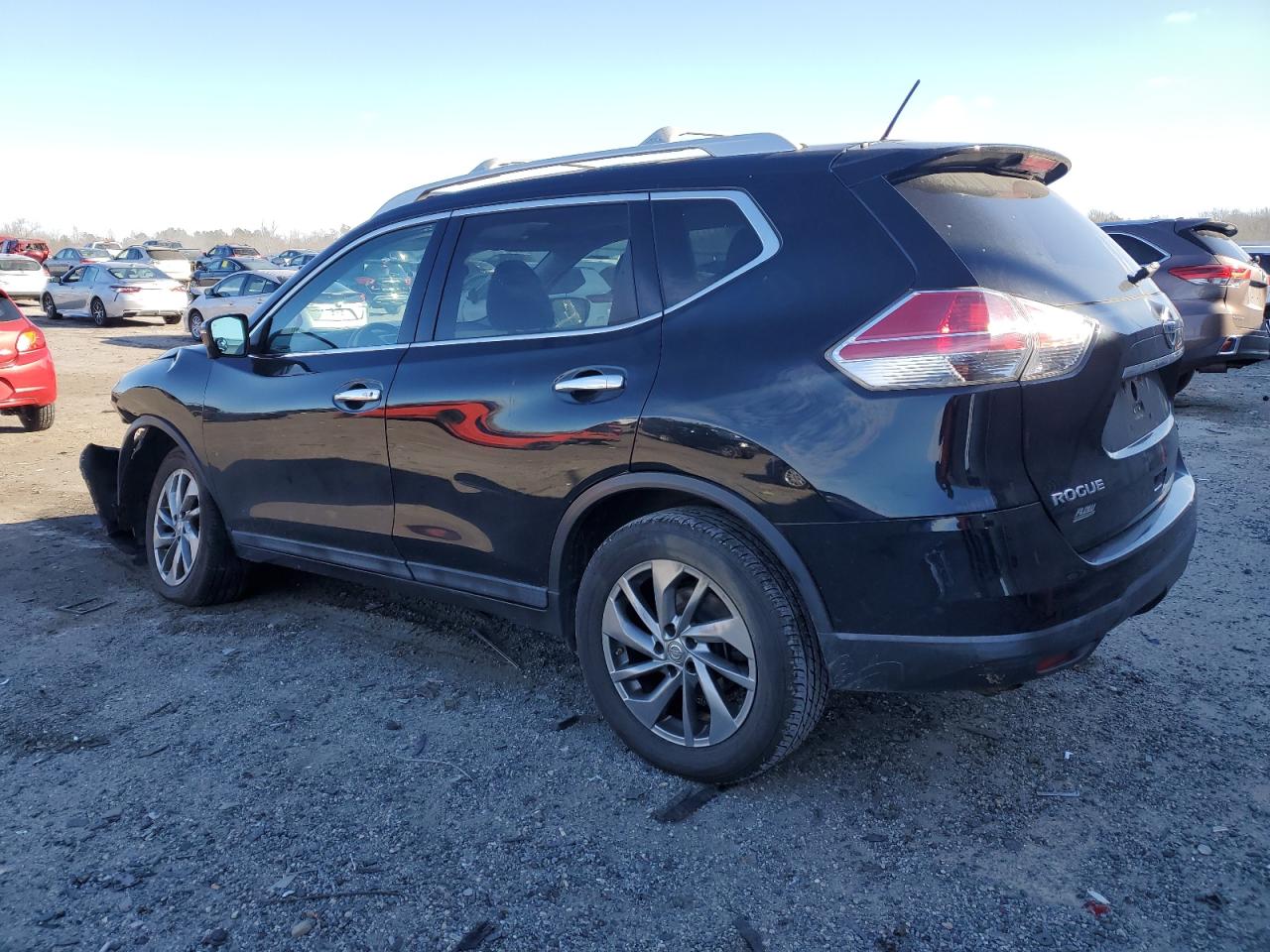 2015 Nissan Rogue - Image 2