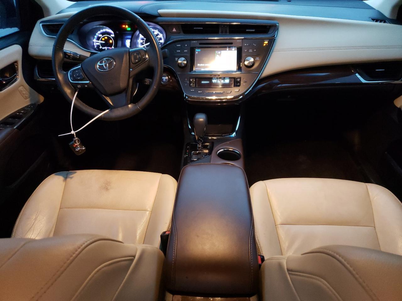 2015 Toyota Avalon - Image 8