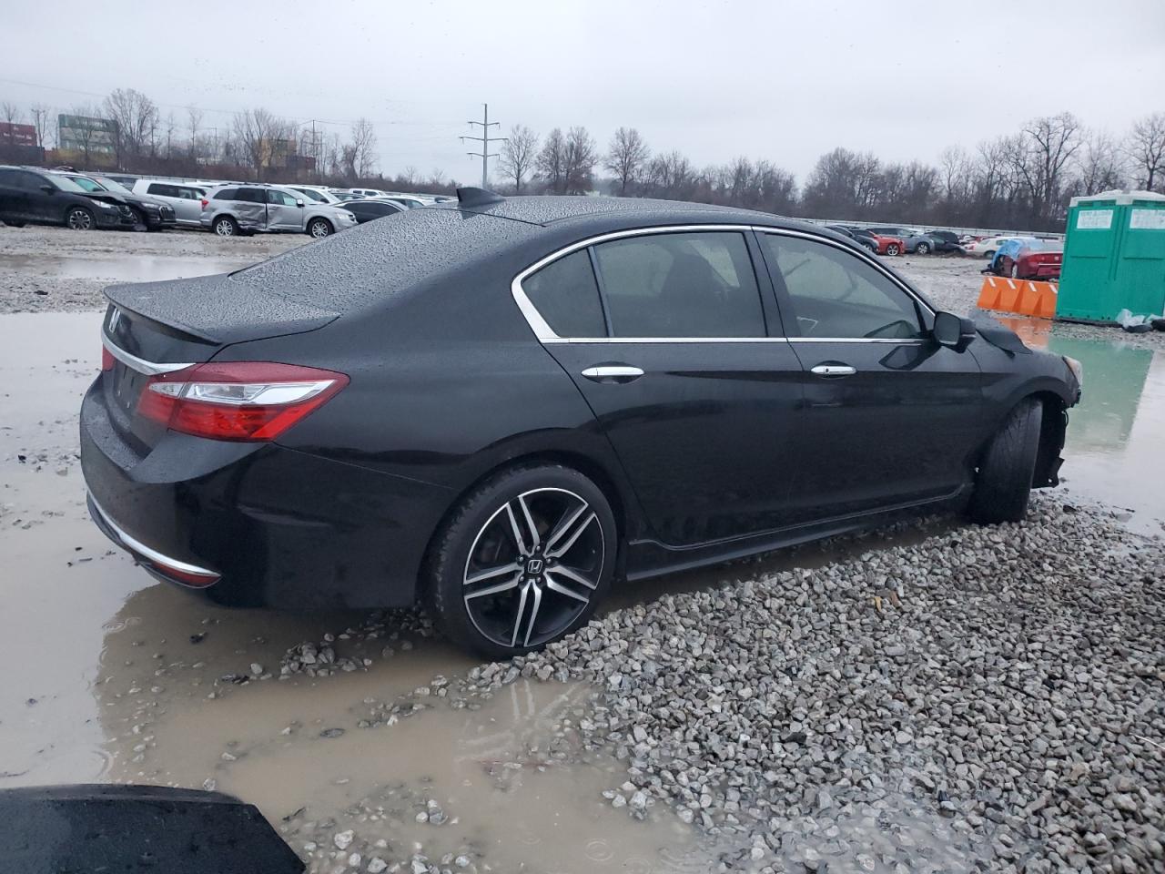 VIN JHMCR6F55HC014896 2017 HONDA ACCORD no.3