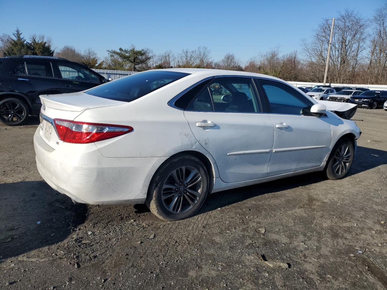 VIN 4T1BF1FK4GU596248 2016 TOYOTA CAMRY no.3