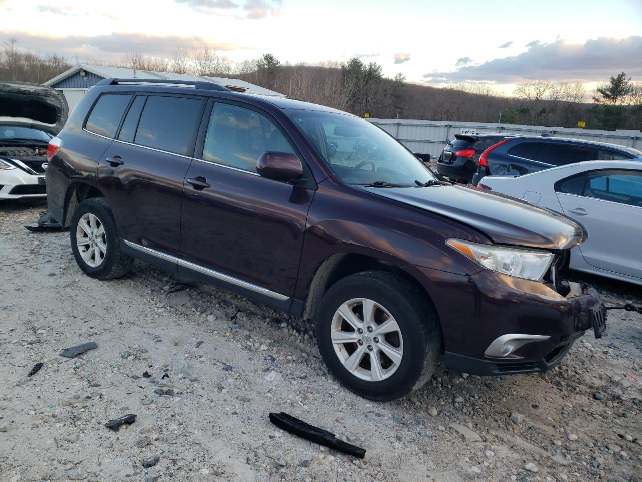 VIN 5TDBK3EH4DS227360 2013 TOYOTA HIGHLANDER no.4