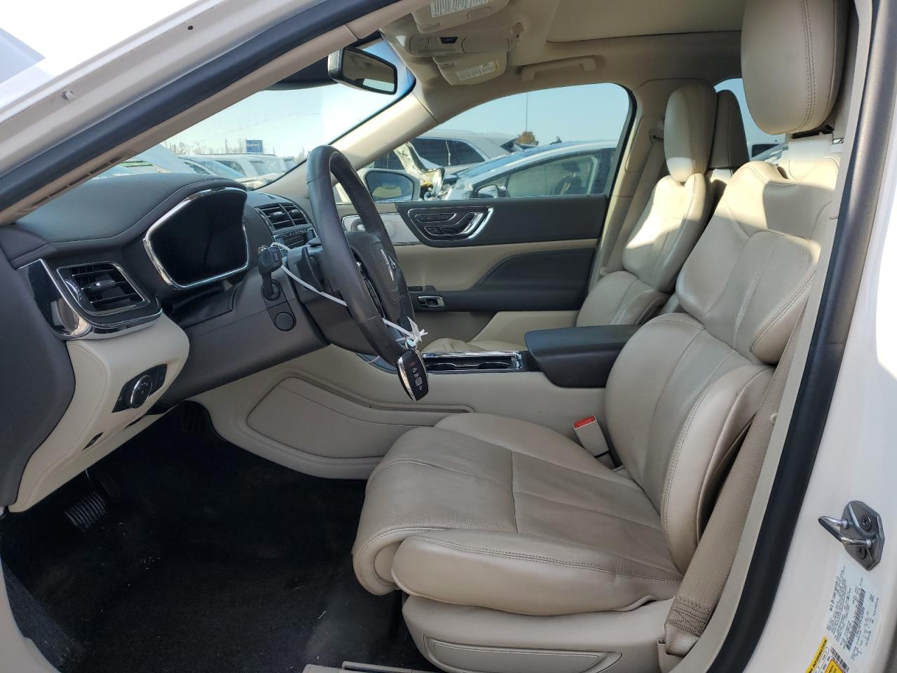2017 Lincoln Continental - Image 7