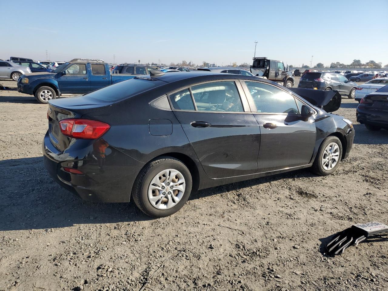 VIN 1G1BC5SMXK7147166 2019 CHEVROLET CRUZE no.3