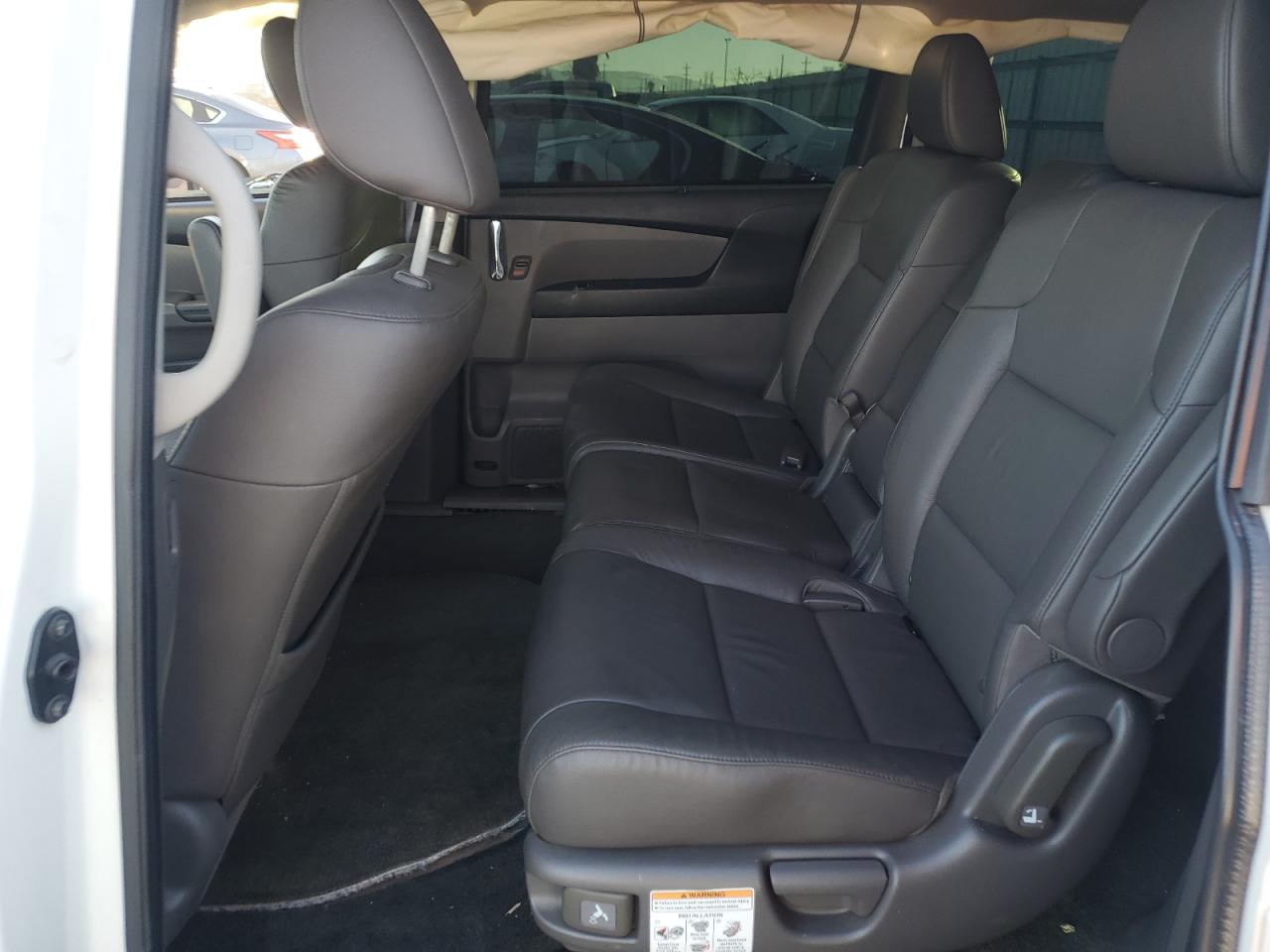 2015 Honda Odyssey - Image 11