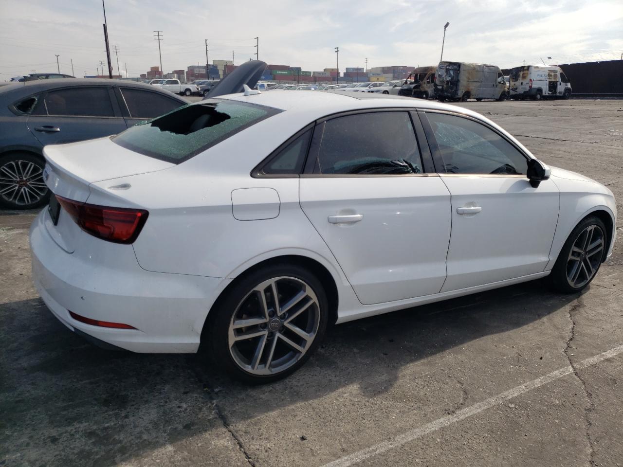 VIN WAUAUGFF3H1038144 2017 AUDI A3 no.3