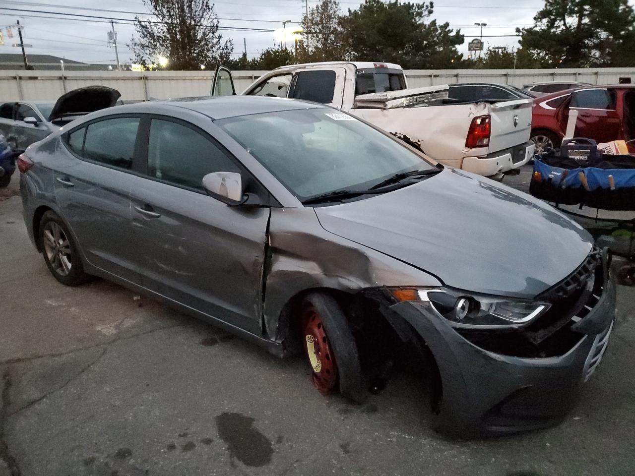 VIN KMHD84LF3JU576401 2018 HYUNDAI ELANTRA no.4