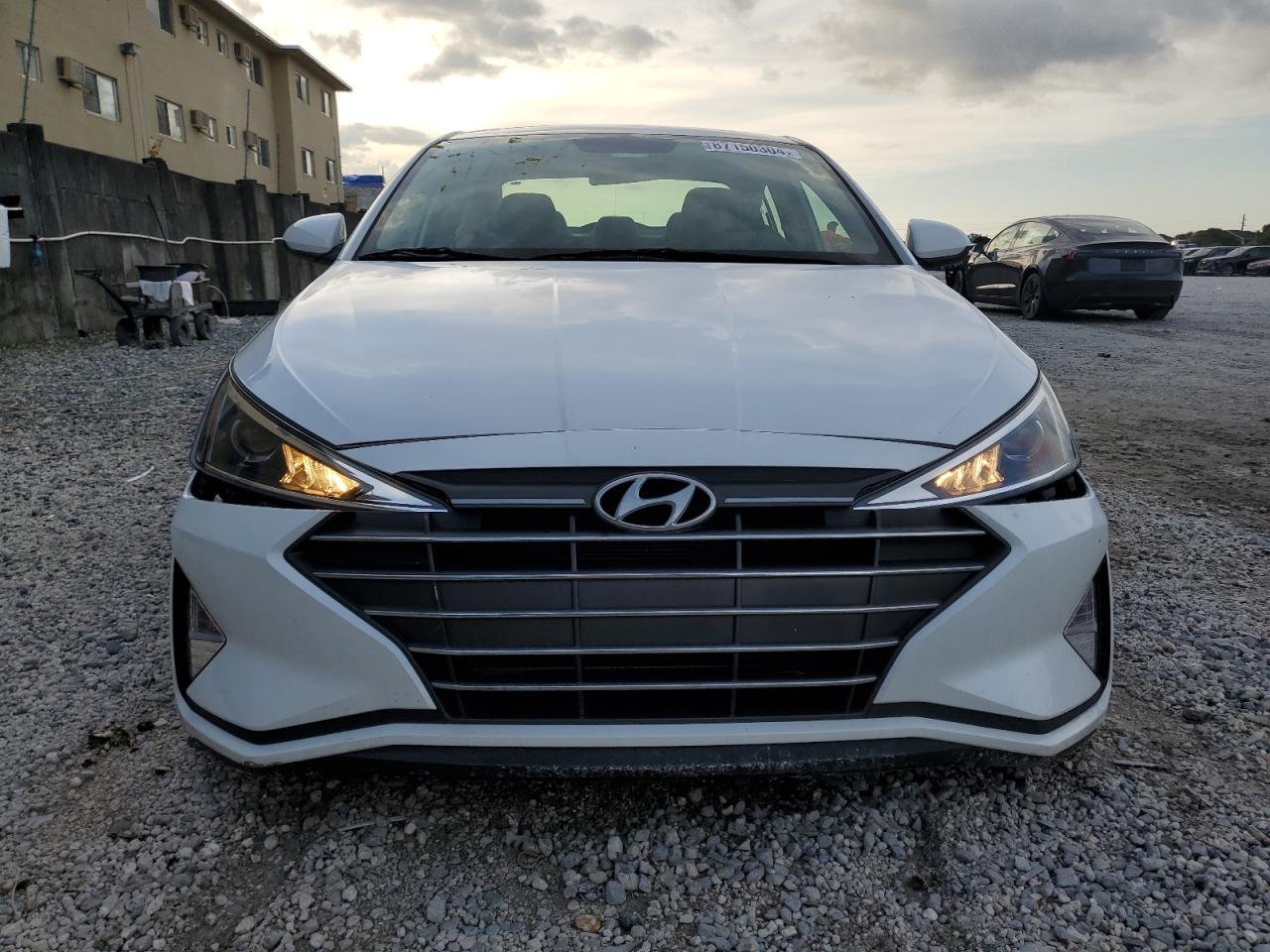 VIN 5NPD74LF0KH427267 2019 HYUNDAI ELANTRA no.5