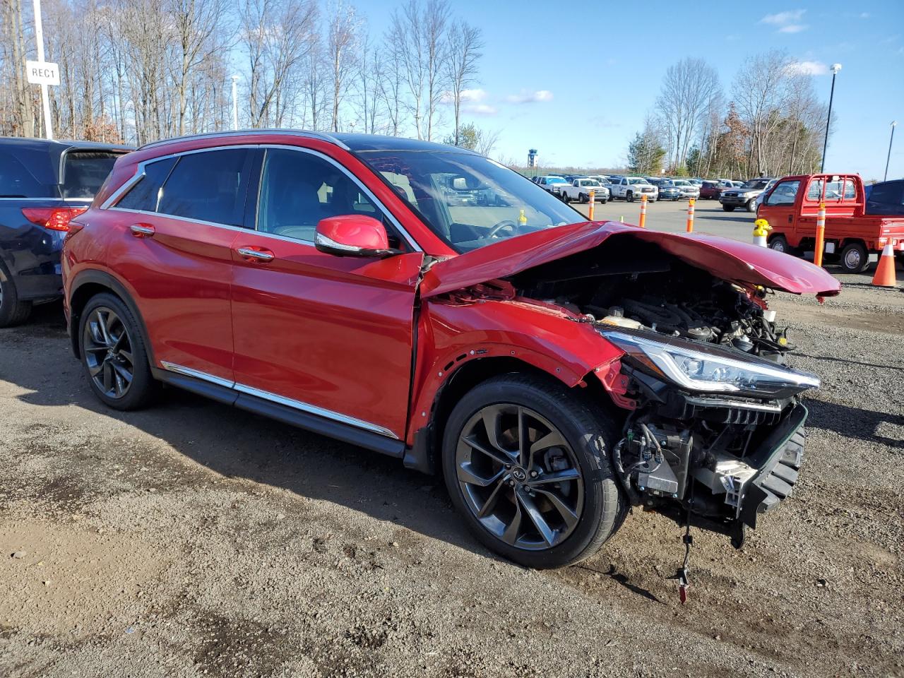 VIN 3PCAJ5M30KF119206 2019 INFINITI QX50 no.4