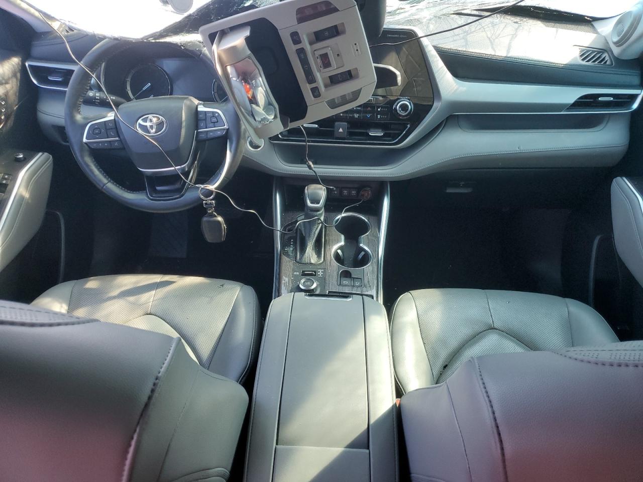 2021 Toyota Highlander Platinum VIN: 5TDFZRBH0MS072987 Lot: 81722484