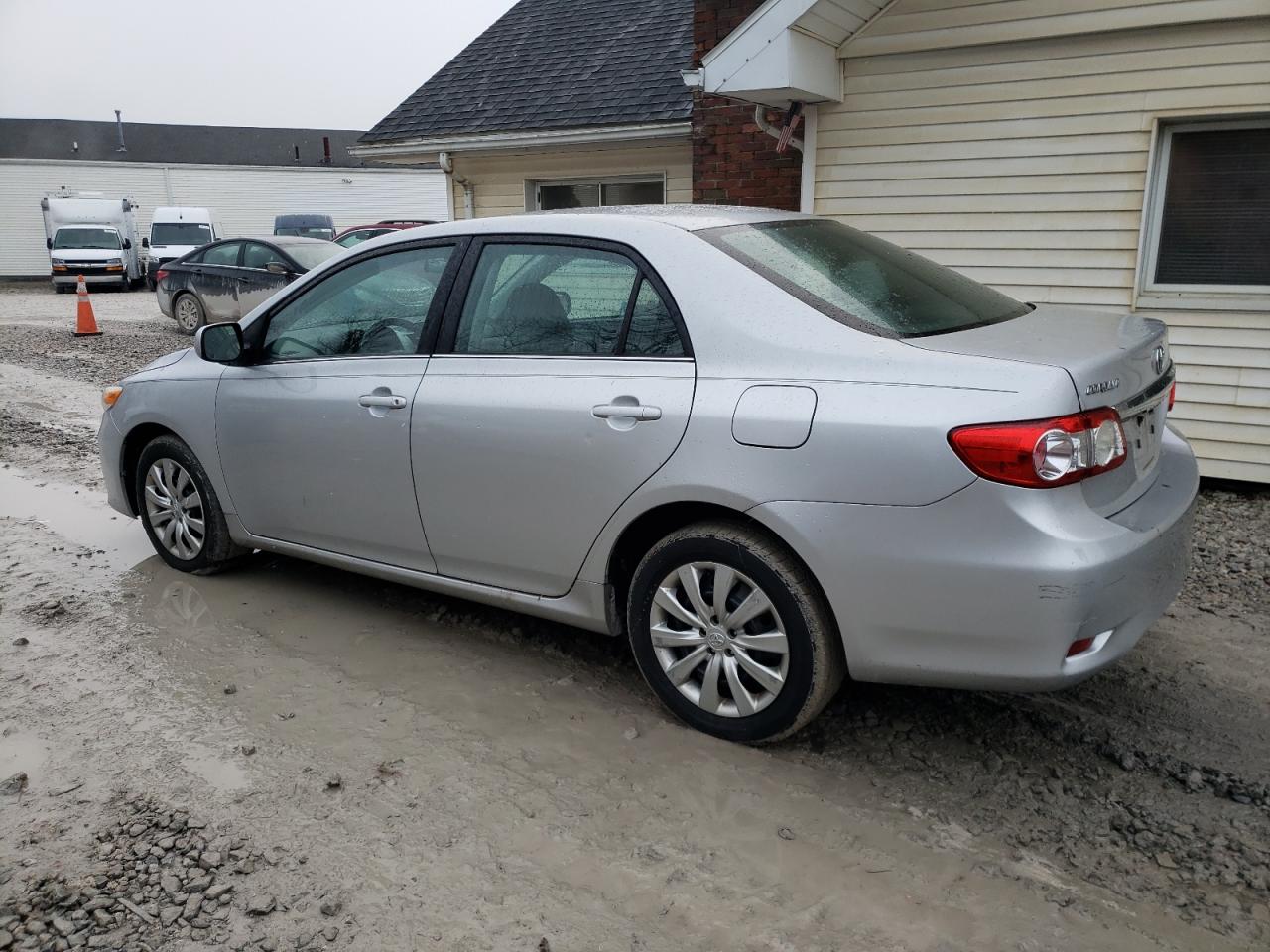 VIN 2T1BU4EE5DC042779 2013 TOYOTA COROLLA no.2