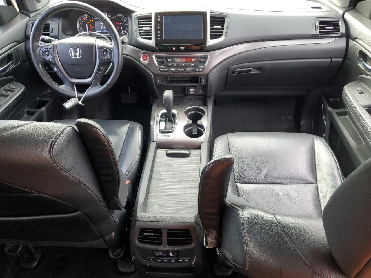 2017 Honda Pilot - Image 8