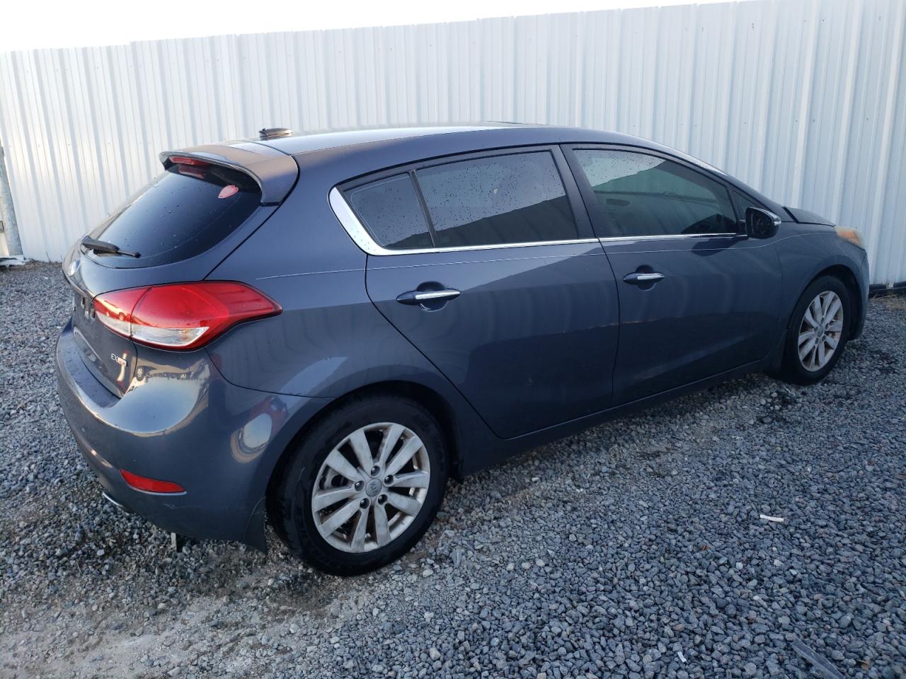 VIN KNAFX5A83E5172487 2014 KIA FORTE no.3