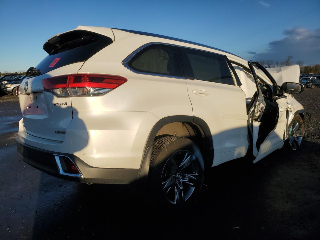 2018 Toyota Highlander - Image 3