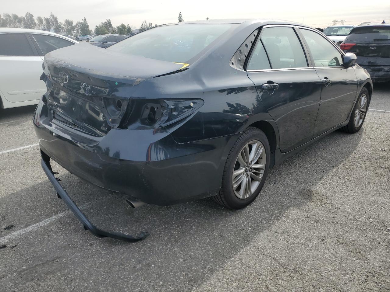 VIN 4T1BF1FK3GU214078 2016 TOYOTA CAMRY no.3