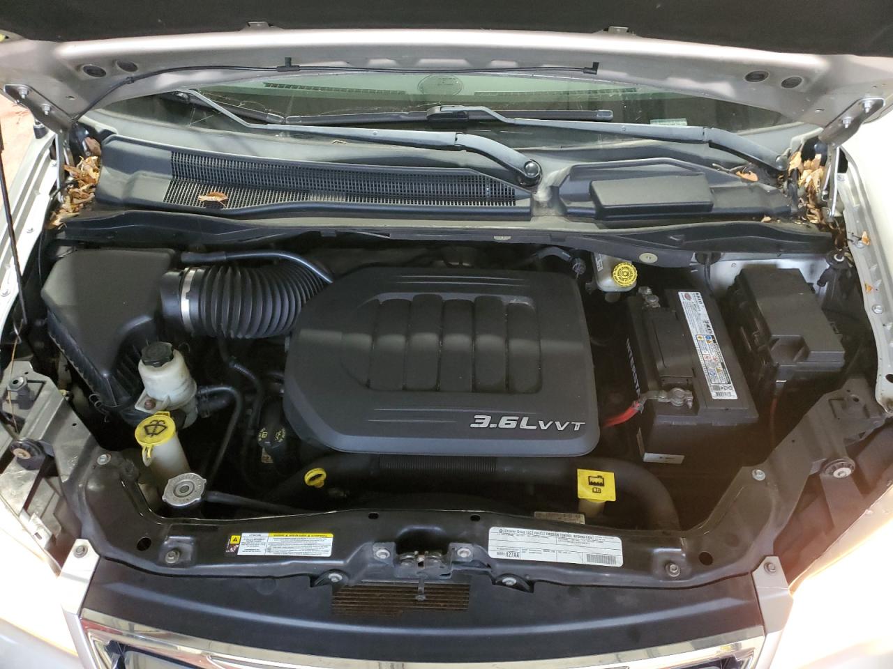 2011 Chrysler Town & Country - Image 12