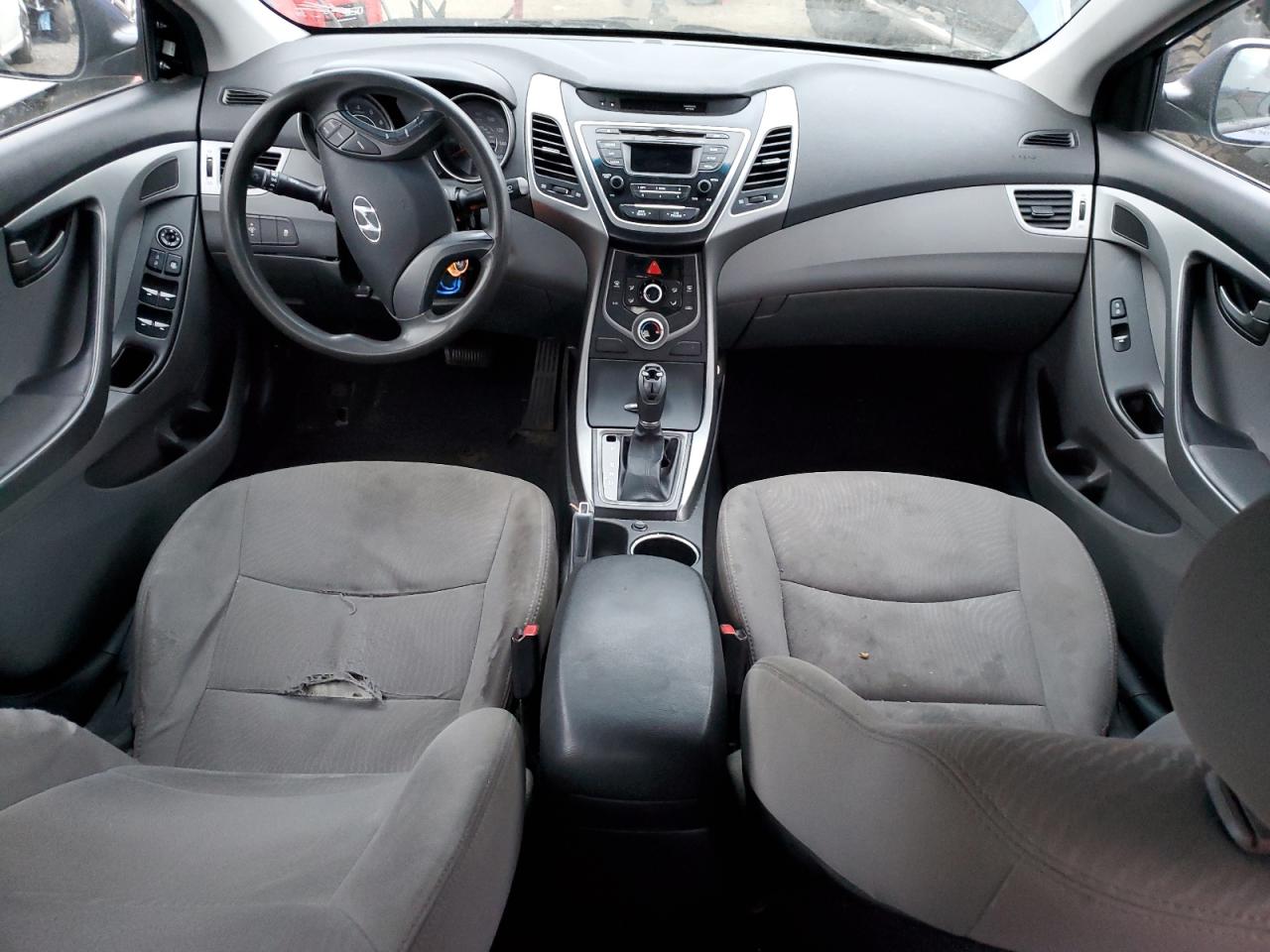 2016 Hyundai Elantra - Image 8
