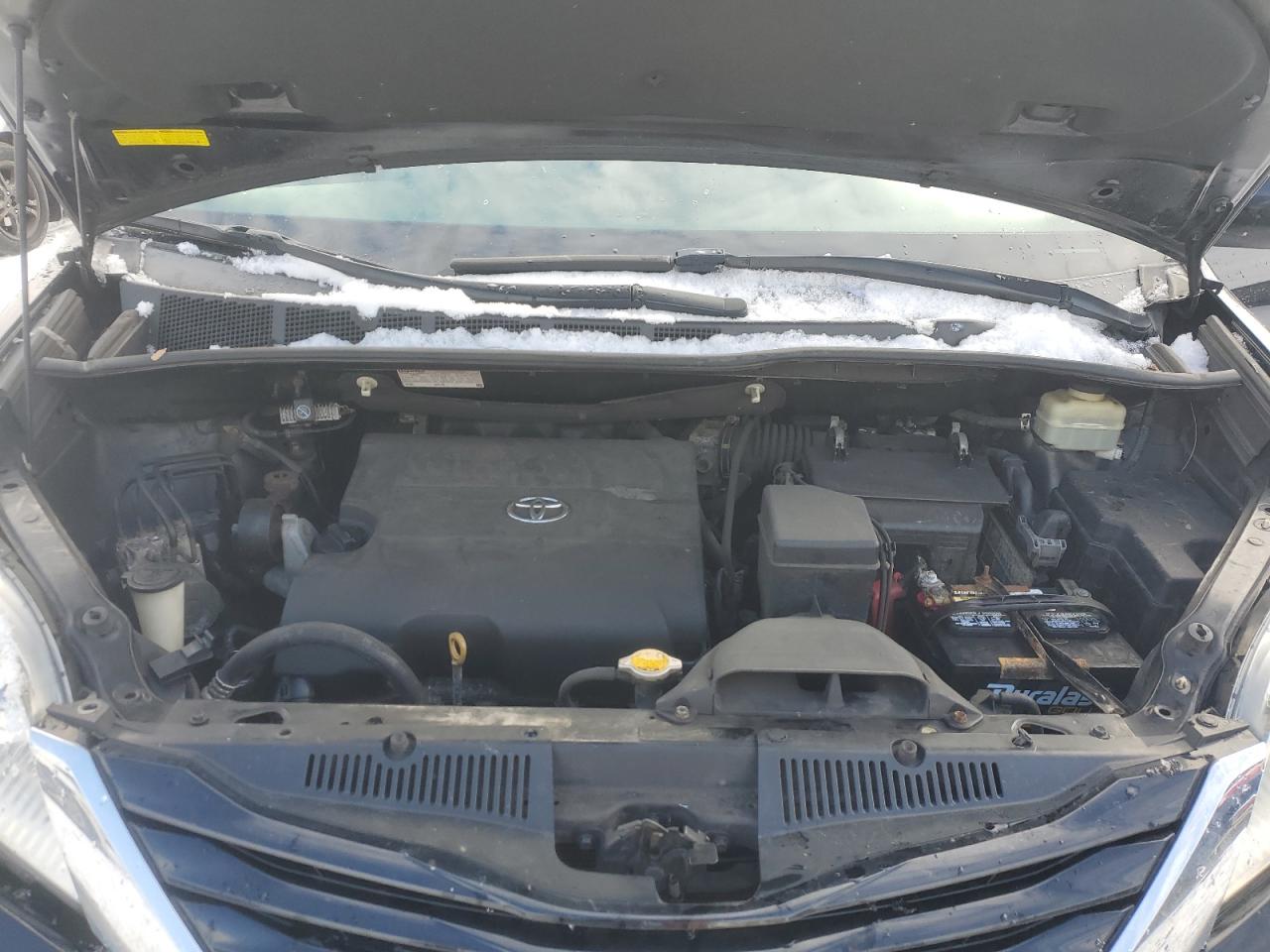 2016 Toyota Sienna - Image 12