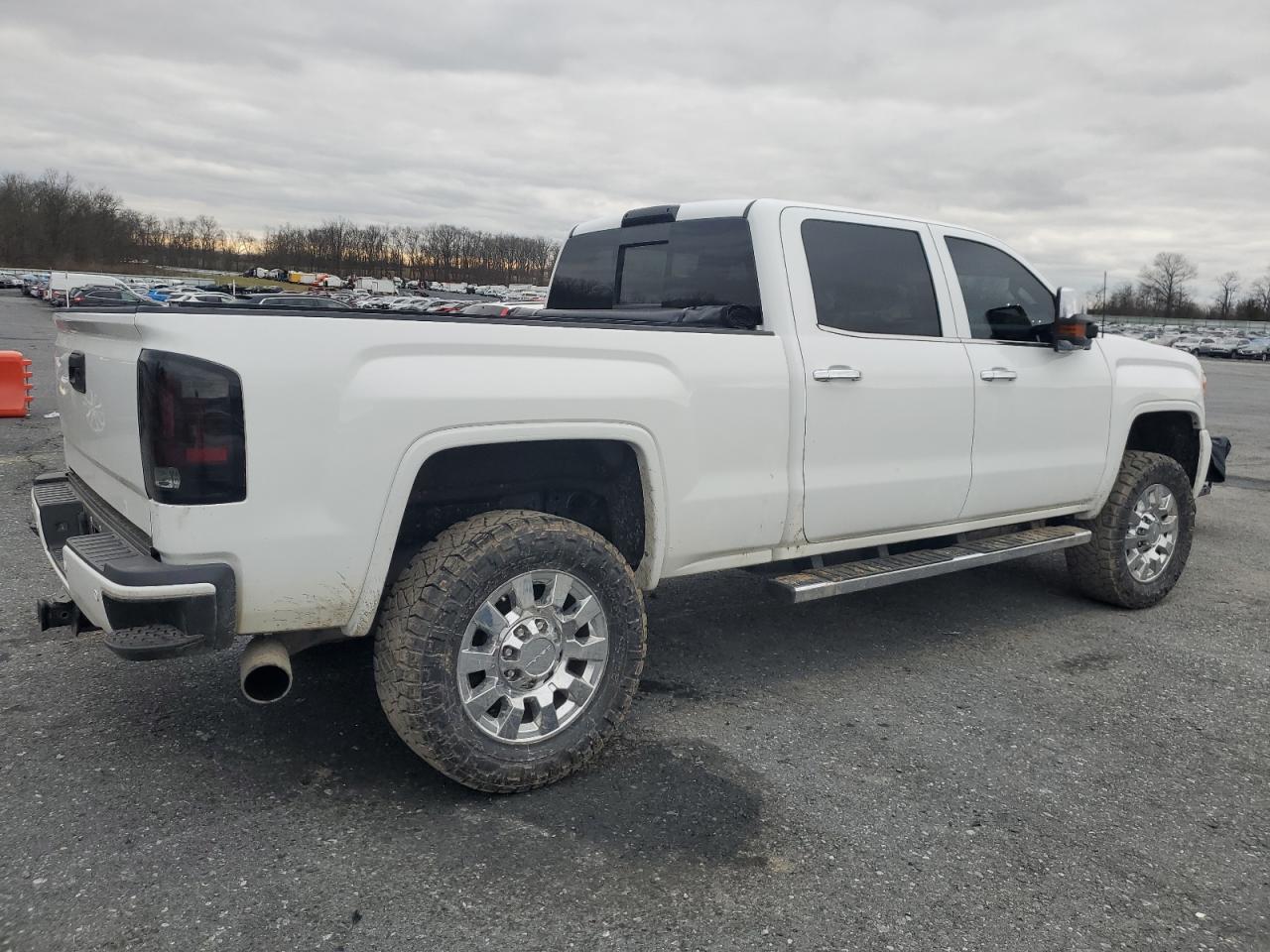 2016 GMC Sierra - Image 3