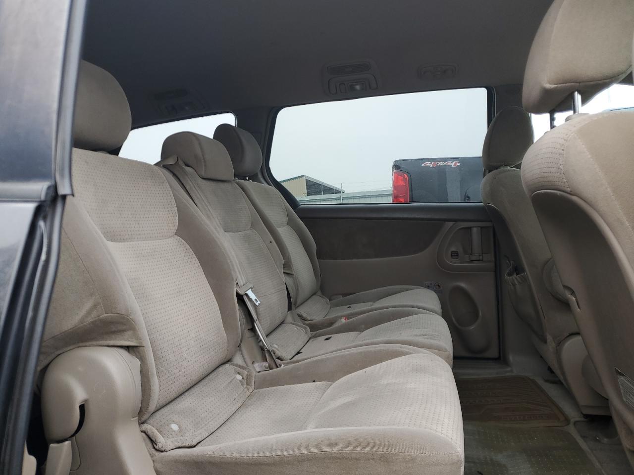 2008 Toyota Sienna - Image 11