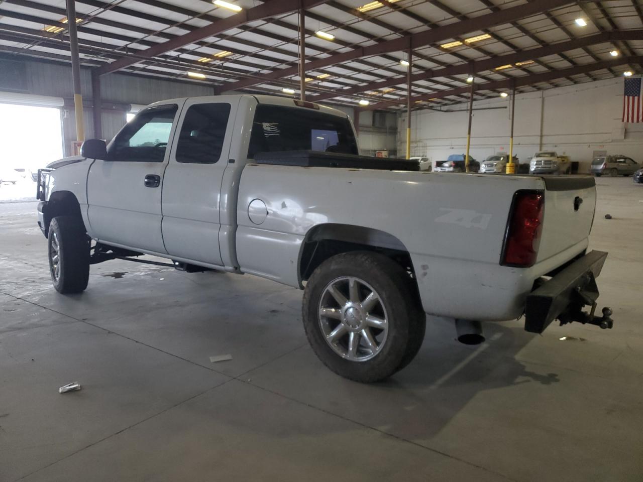2004 Chevrolet Silverado - Image 2