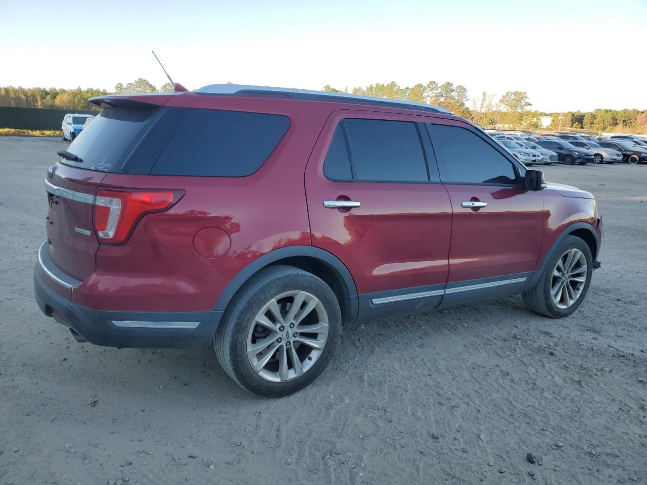 2019 Ford Explorer - Image 3