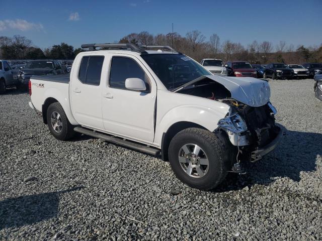 Пікапи NISSAN FRONTIER 2012 Білий