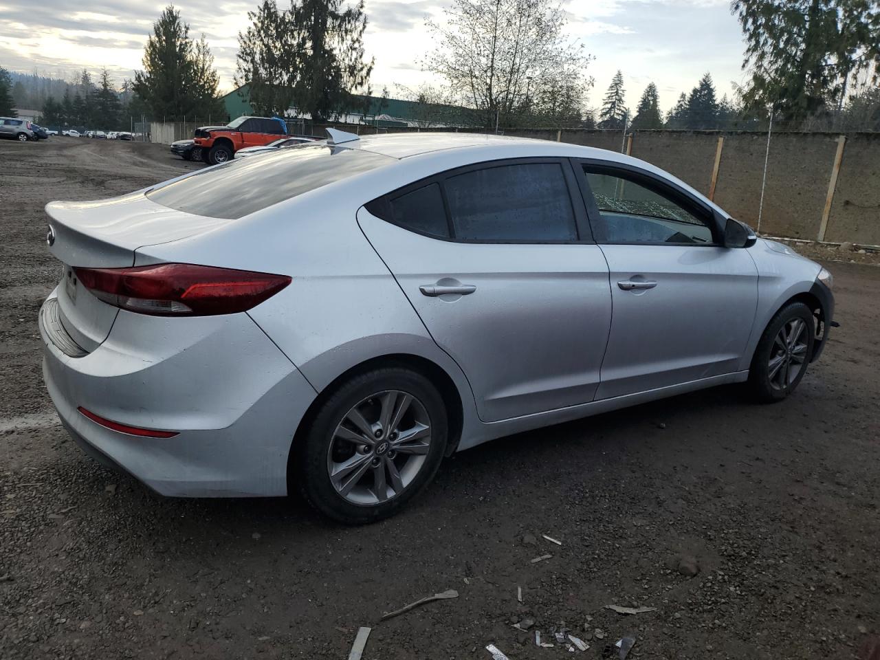 2018 Hyundai Elantra - Image 3